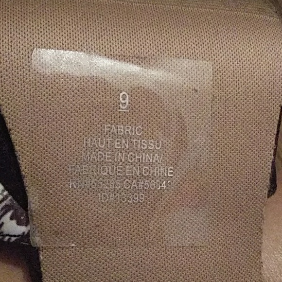 ***🎉Black and White Heels - Picture 8 of 8